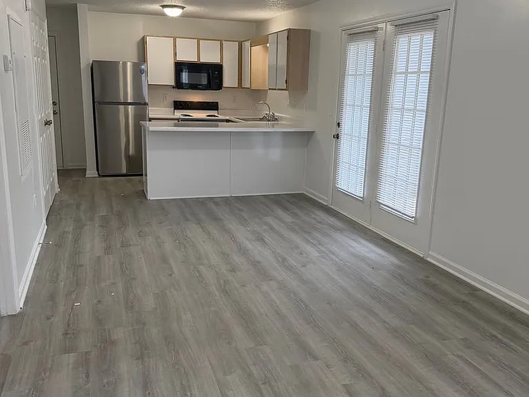 Arlington Apartments — Photo 139