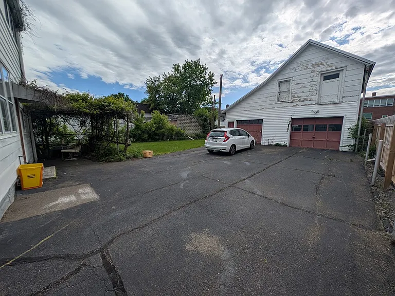23 Rutherford St #2 — Photo 9