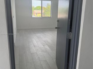 1091 E 17th St #403, Hialeah, FL 33010