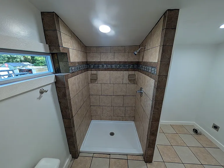 93 Hargrave Rd — Photo 15