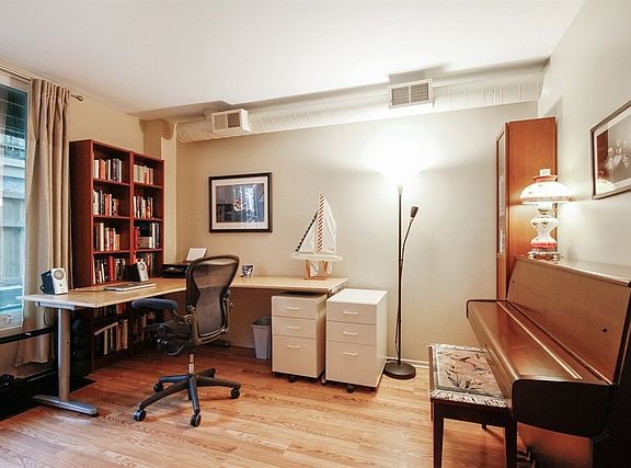 5th image of 1140 W Newport Ave #F