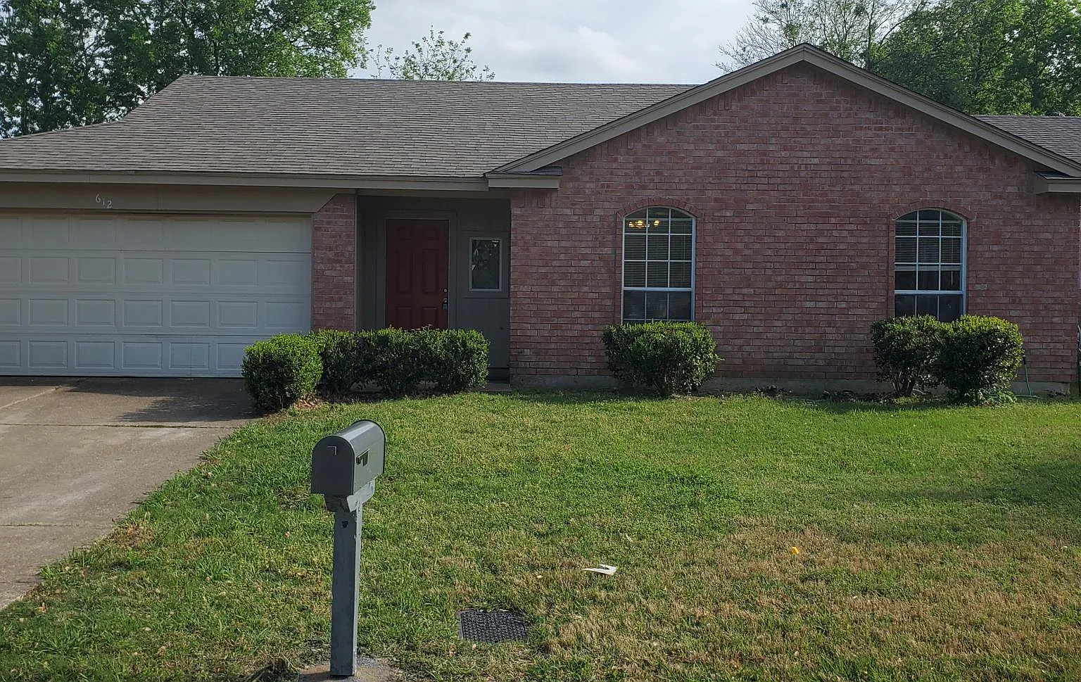 3 bed, 1452 sqft, $2,100 — Photo 2