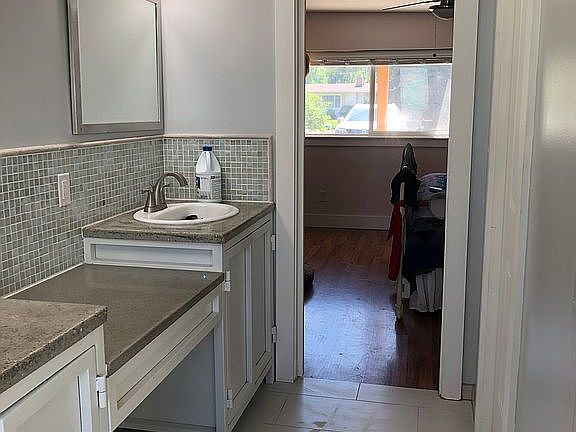 2nd image of 524 S Franklin Park Cir