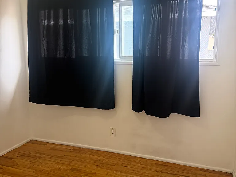 1082 N Loma Ave — Photo 16