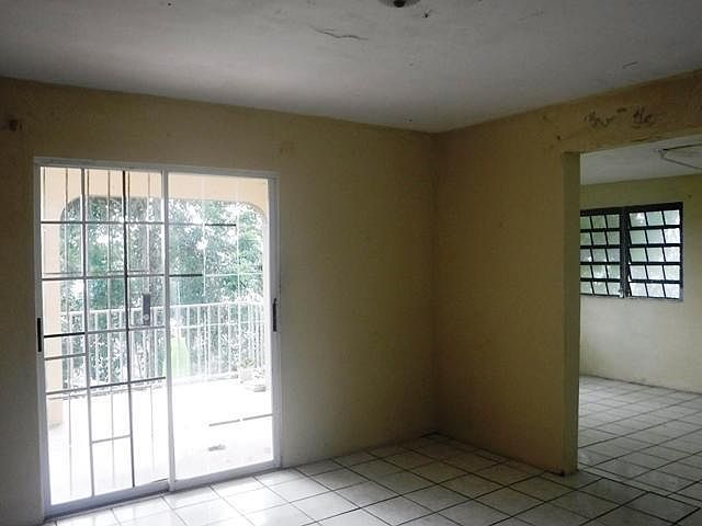 2nd image of 18 Calle 1