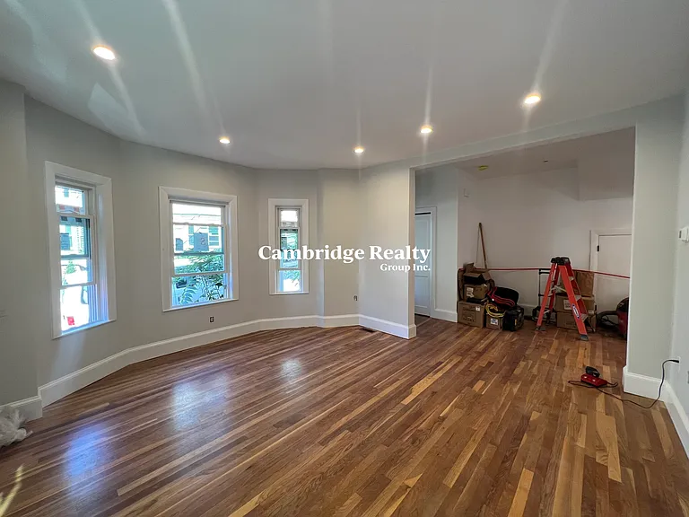 55 Lowell St #1T — Photo 5