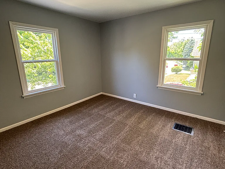 1278 Beardsley St — Photo 14
