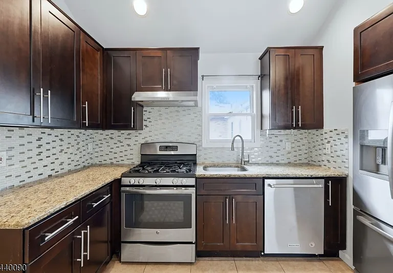 410 Lafayette Ave #2 — Photo 6