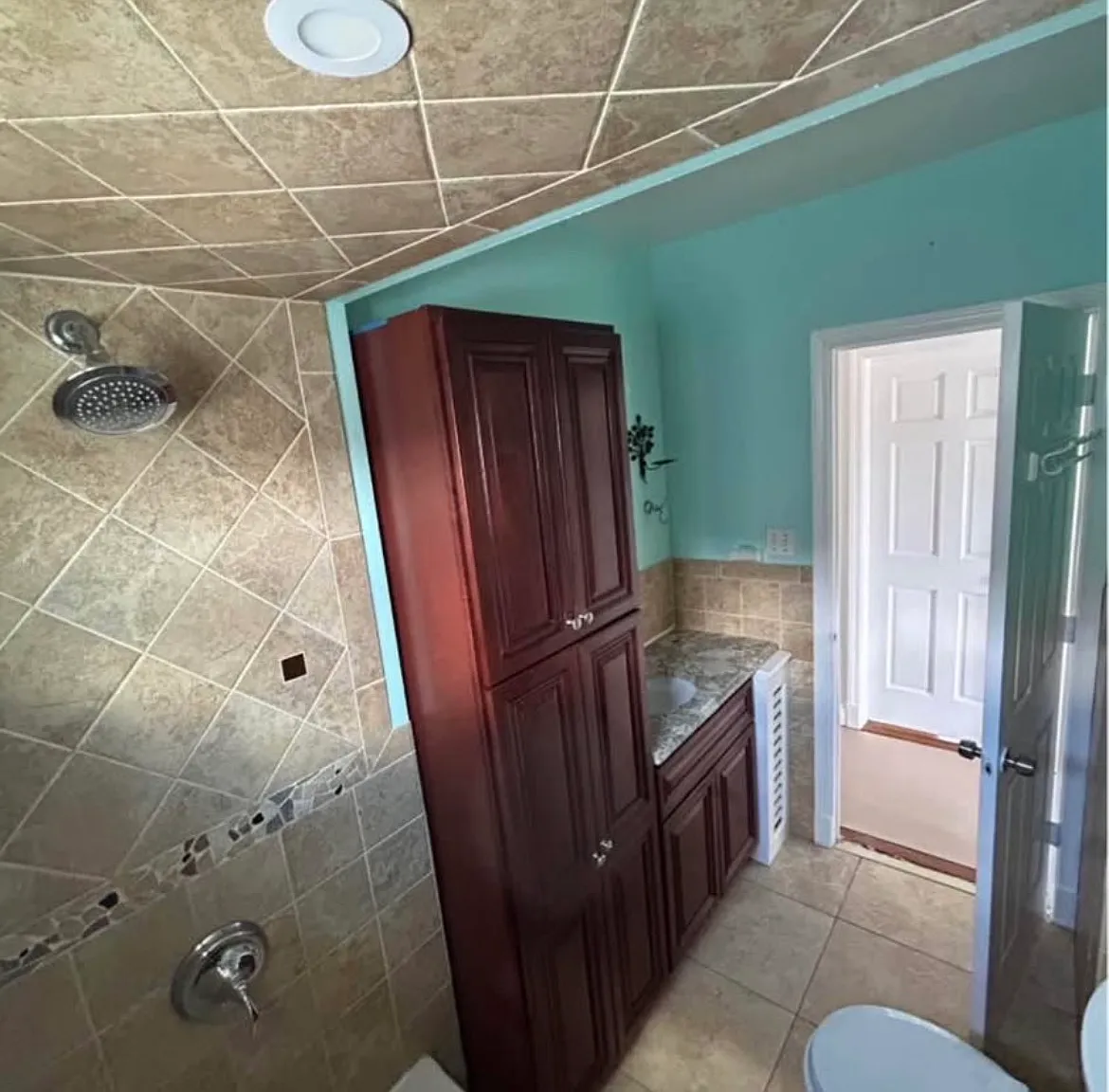 3 bed, 3282 sqft, $2,500 — Photo 4