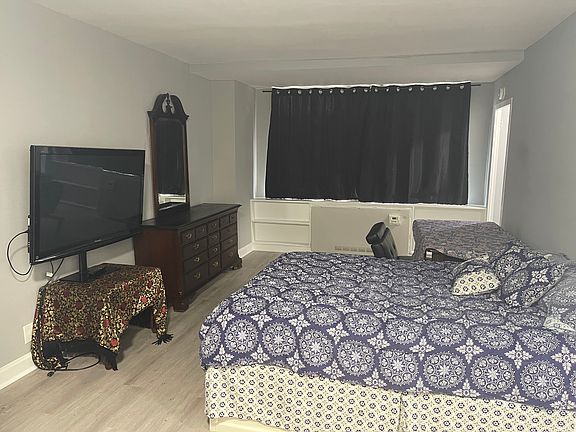 2nd image of 1111 Arlington Blvd APT 822