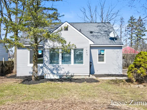 1649 Burton St SE, Grand Rapids, MI 49506
