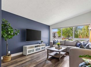 6516 S Crowchild Trl SW, Calgary, AB T3E 5R5