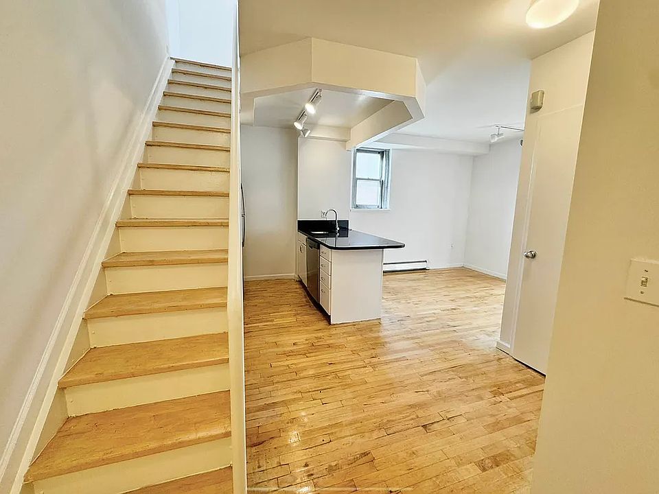 1st image of 190 E 7th St APT 605