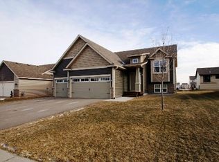 1651 Breton St, Shakopee, MN 55379