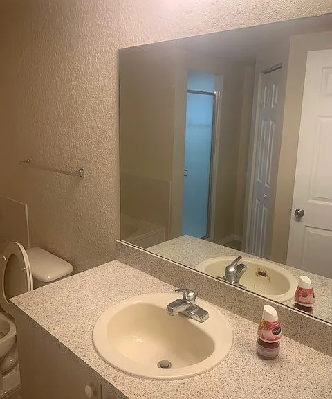 2307 Belmont Ln — Photo 9