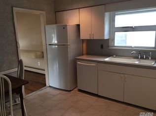 456 W Walnut St, Long Beach, NY 11561