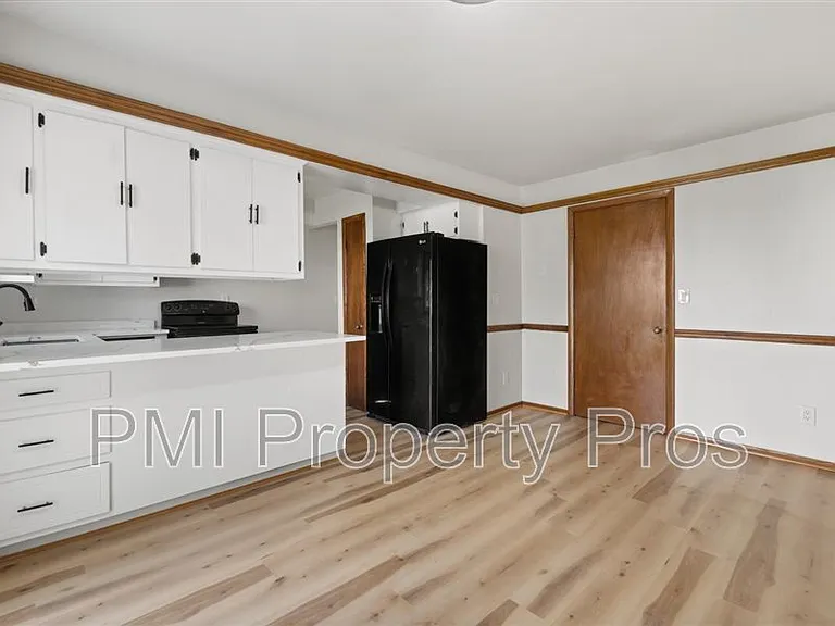 8150 S 88th St — Photo 8