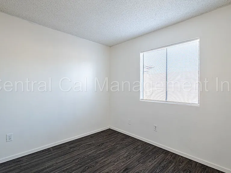 1905 McCray St — Photo 9