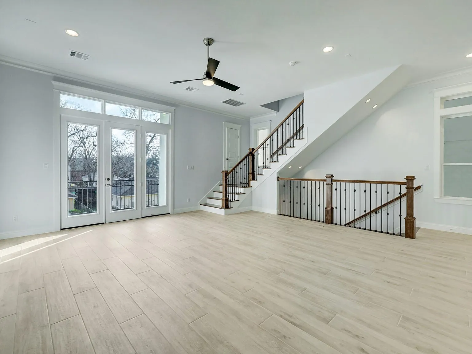 3 bed, 3.5 bath, 2604 sqft, $4,000 — Photo 4