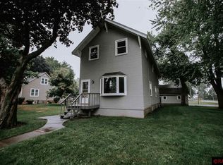 713 Maple Ave, Madison Lake, MN 56063