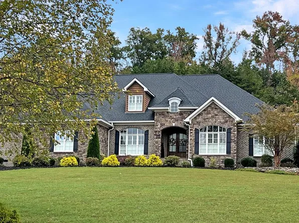 370 Shoreham Dr, Danville, VA 24541