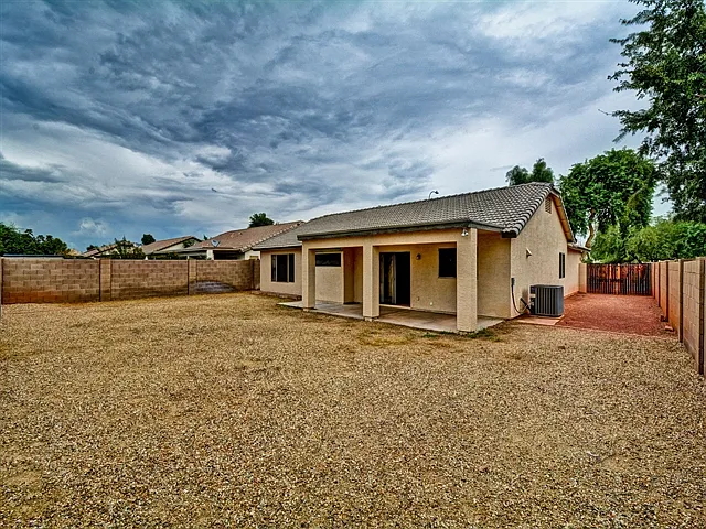 2604 N 105th Dr — Photo 14