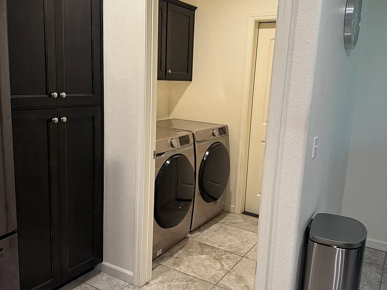 916 N Redondo St — Photo 16