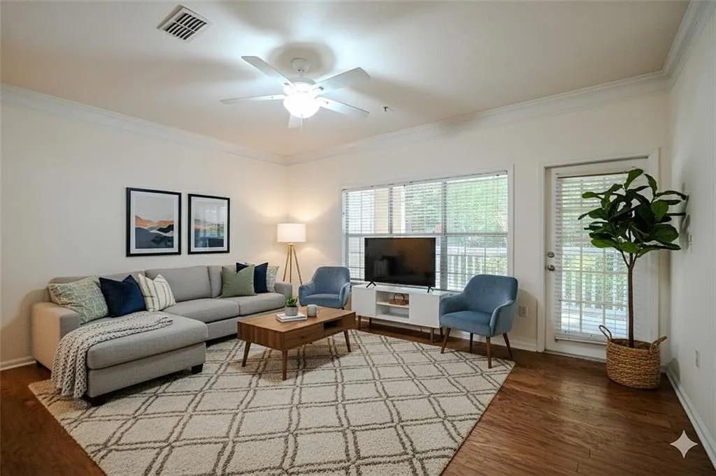 3 bed, 2.0 bath, 1546 sqft, $2,500 — Photo 1