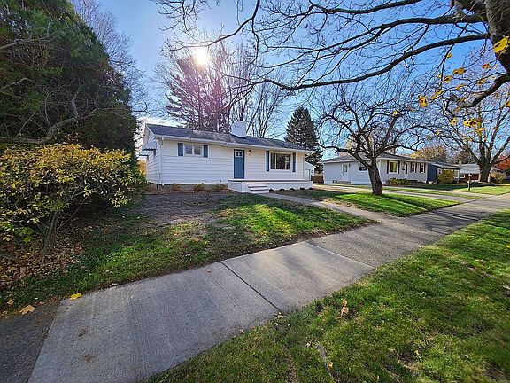 2nd image of 1140 Marion Ave