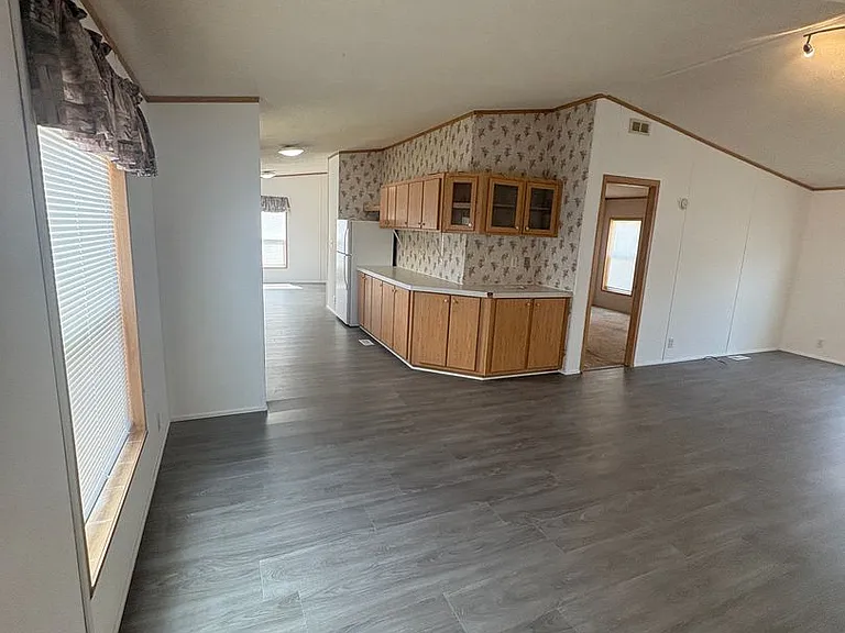 123 Silver Maple Dr — Photo 3
