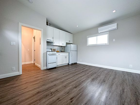 3rd image of 6450 Lexington Ave #82