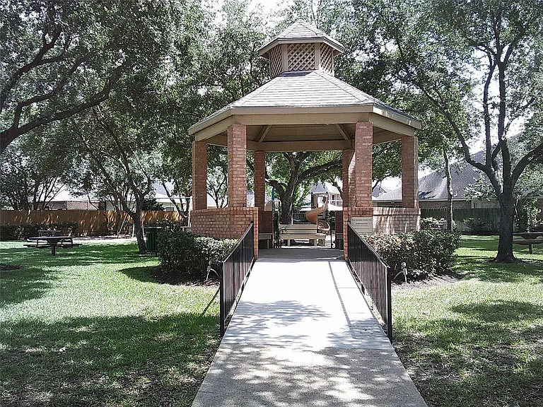13427 Garden Grv #ST750 — Photo 6