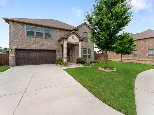 976 E Villas Ct, Roanoke, TX 75067