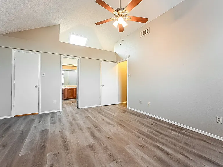 1411 Sandalwood Dr — Photo 13