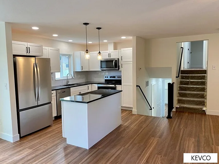2401 Evergreen Dr — Photo 7