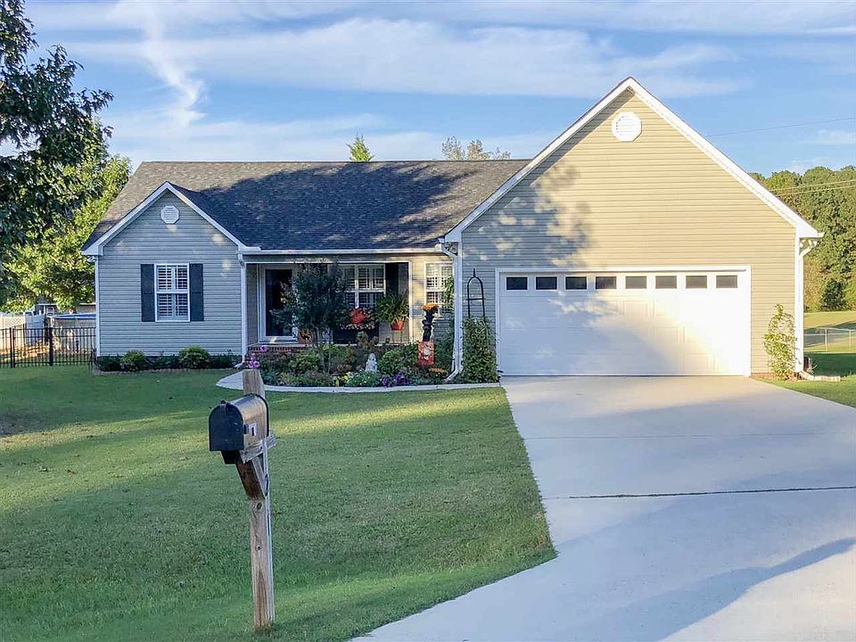 1st image of 21 Brush Creek Dr