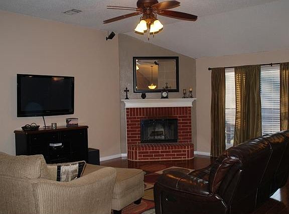 2nd image of 1719 Prescott Dr
