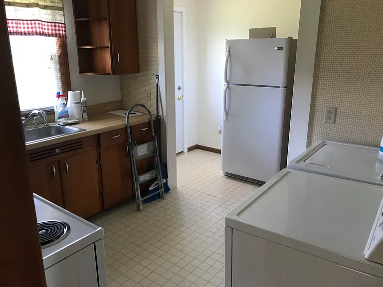 310 E Oliver St — Photo 7