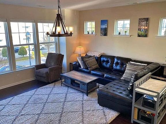 2nd image of 517 Violet Ct