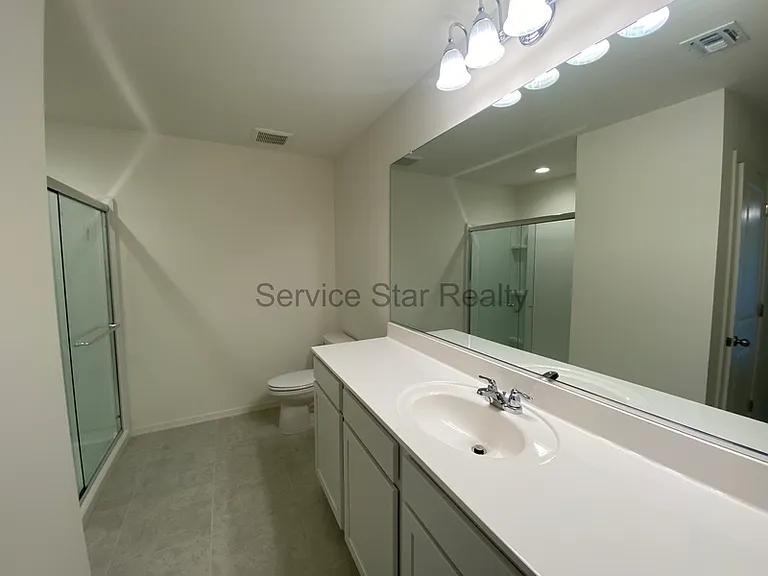 2402 E Alonso Dr — Photo 24