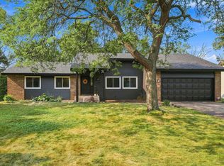 6649 Buckingham Rd, Woodbury, MN 55125