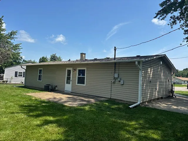 1352 Crestwood Dr — Photo 20
