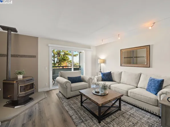 4028 Farm Hill Blvd APT 1, Redwood City, CA 94061