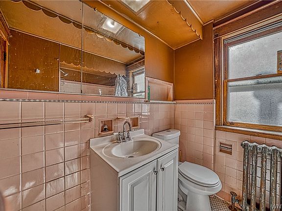 4th image of 632 20th St