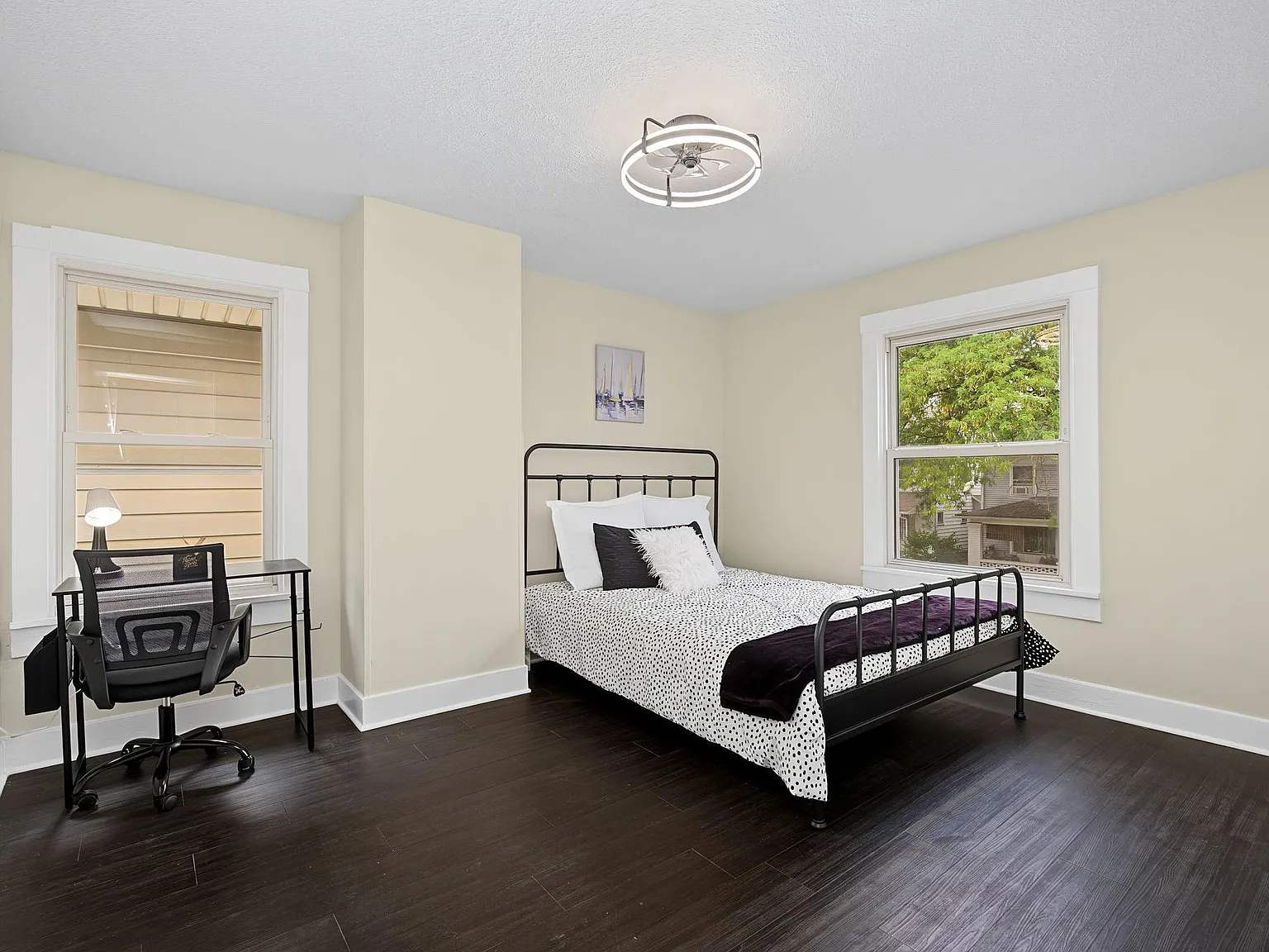 4 bed, 2.0 bath, 1560 sqft, $862 — Photo 2