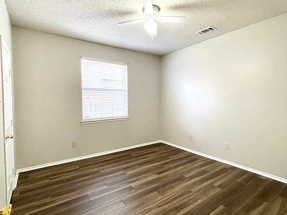 Guest Bedroom 1st Floor