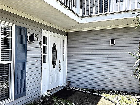 2nd image of 3104 Mayflower Dr