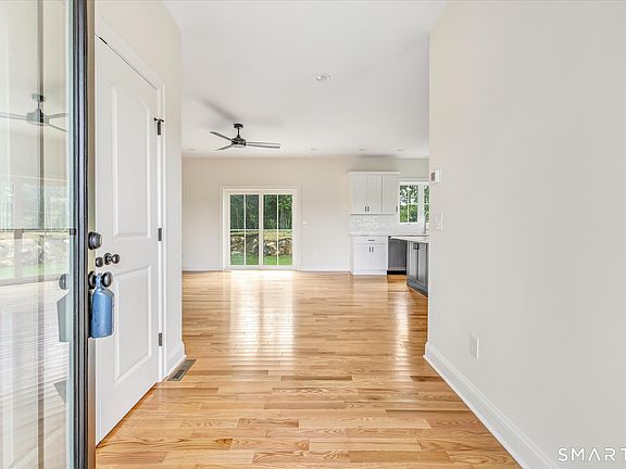 2nd image of 20 Hunting Ridge Road