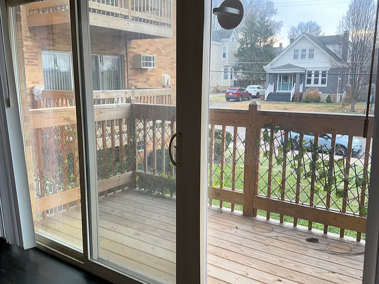 Jefferson Apartments — Photo 9