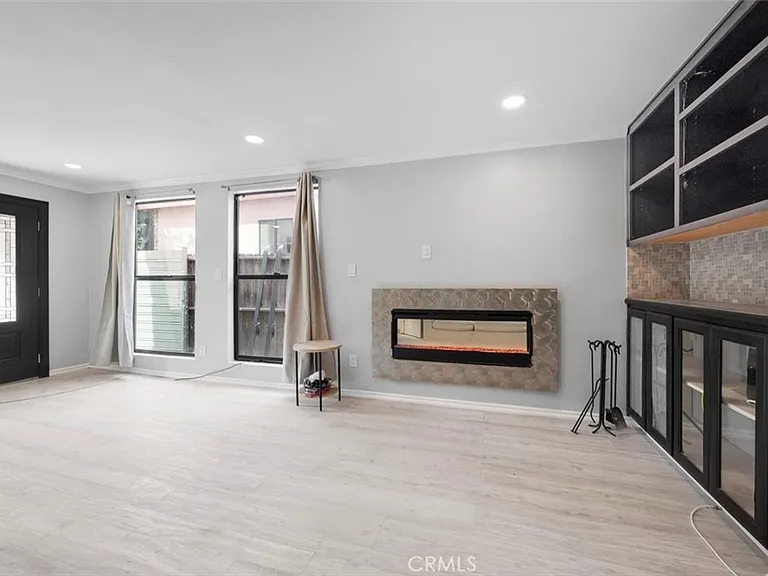 905 Dickson St #1 — Photo 5